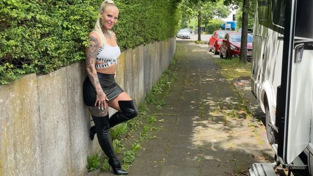 All Inclusive HOBBYHURE | Straßen Fick mit XXL FACIAL