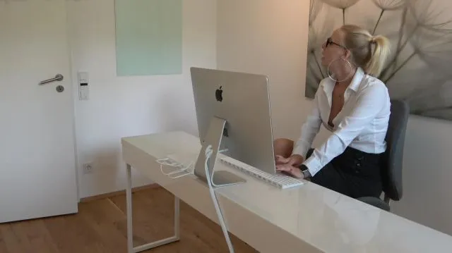 BÜRO FICKSCHLAMPE | Beim Meeting darf mich jeder benutzen