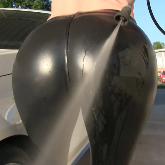 Der Hochdruck Spritzer - Mega Leggings Arsch, krasser Cumshot