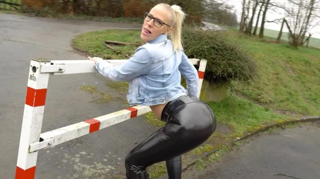 Der prallste XXL BUBBLE BUTT | LEGGINGS Bitch doggy gefickt