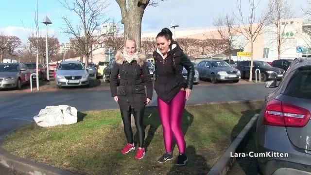 Extrem DREIST - Public Piss am Shopping Center