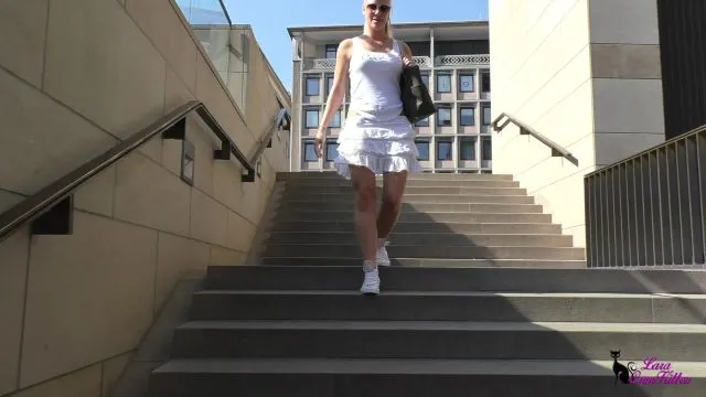 Extrem dreist - Public PISS mitten in der Kölner Fußgängerzone