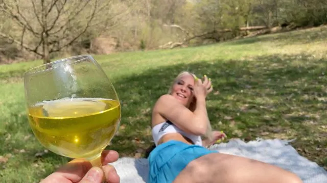 NATURSEKT PICKNICK | Ab Quelle gezapft und DOGGY GELECKT