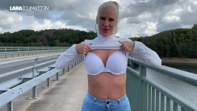 Public JEANS PISS Walk | NS Flut bis in die Schuhe