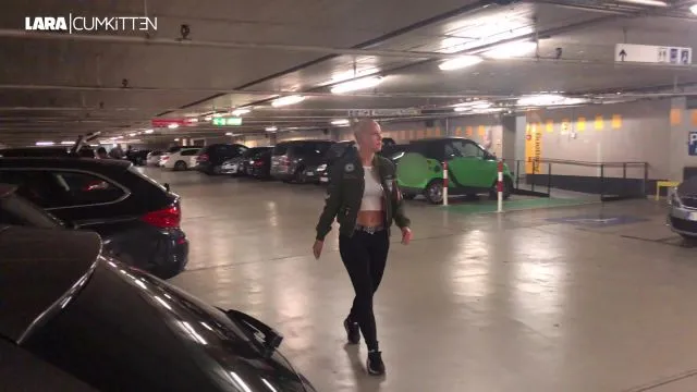 Riskante Überflutung | PUBLIC PISS im Kölner Parkhaus