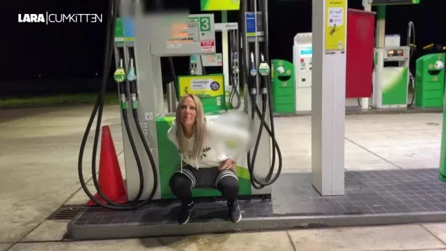 TANK & PISS | Dreister Public Piss an der Tankstelle